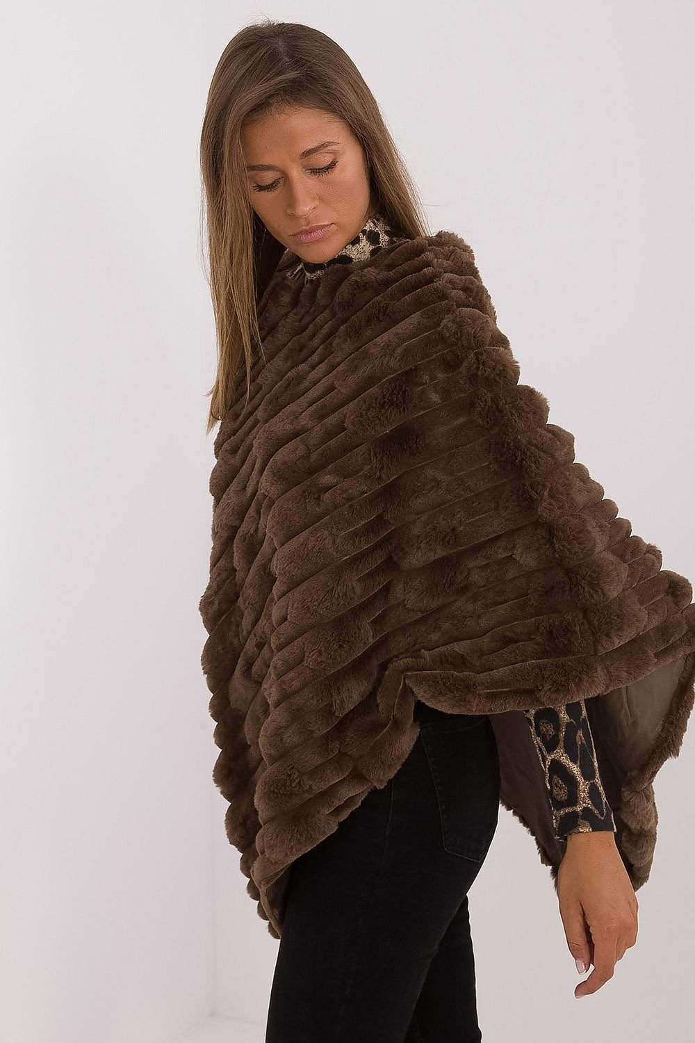 Poncho model 190863 AT