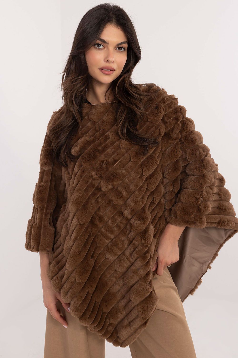 Poncho model 190863 AT