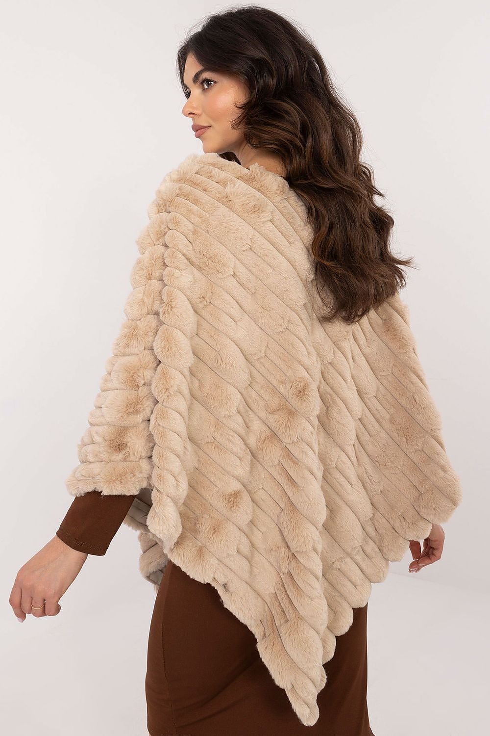 Poncho model 190863 AT