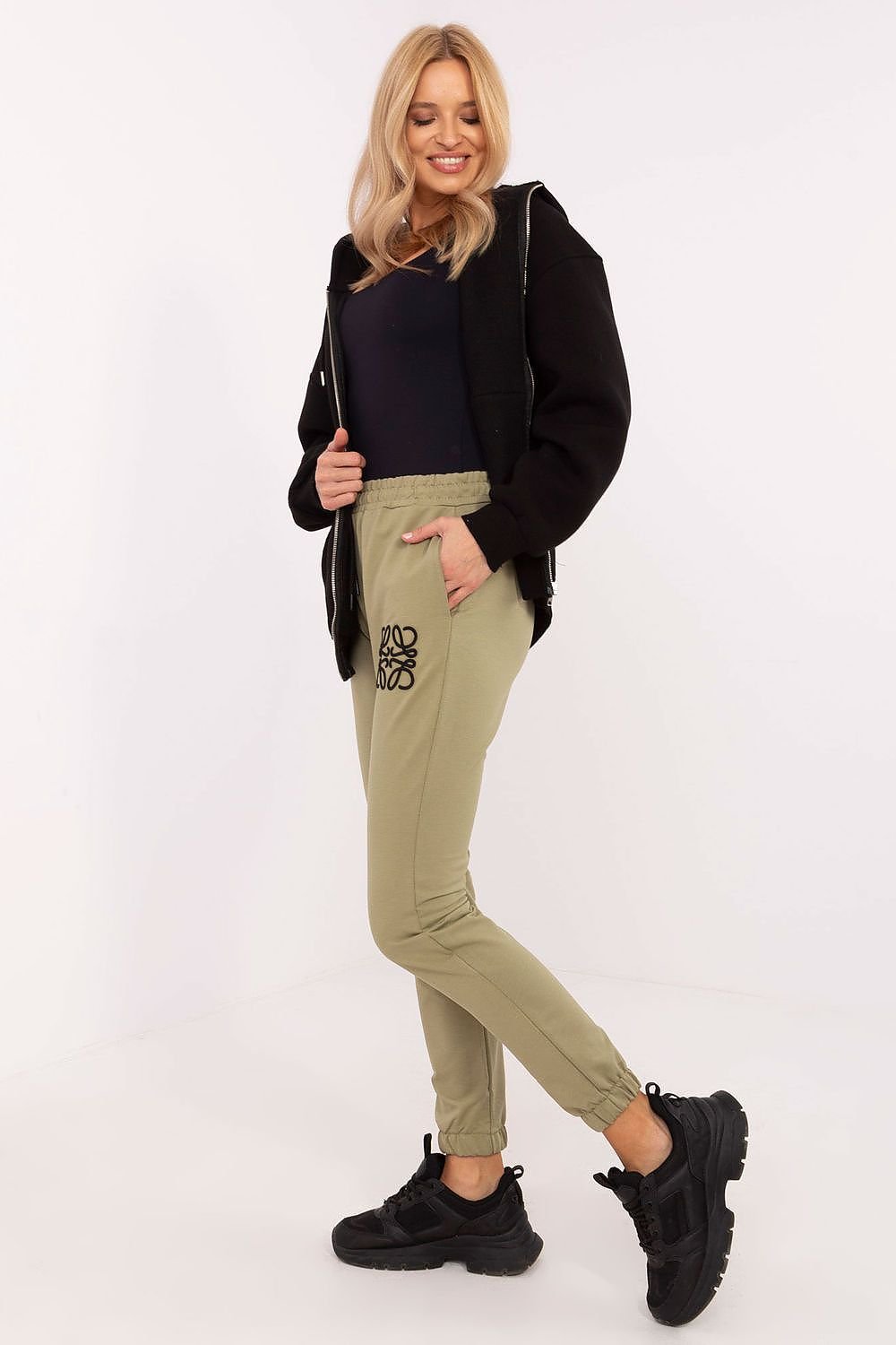 Pantaloni model 206053 Relevance