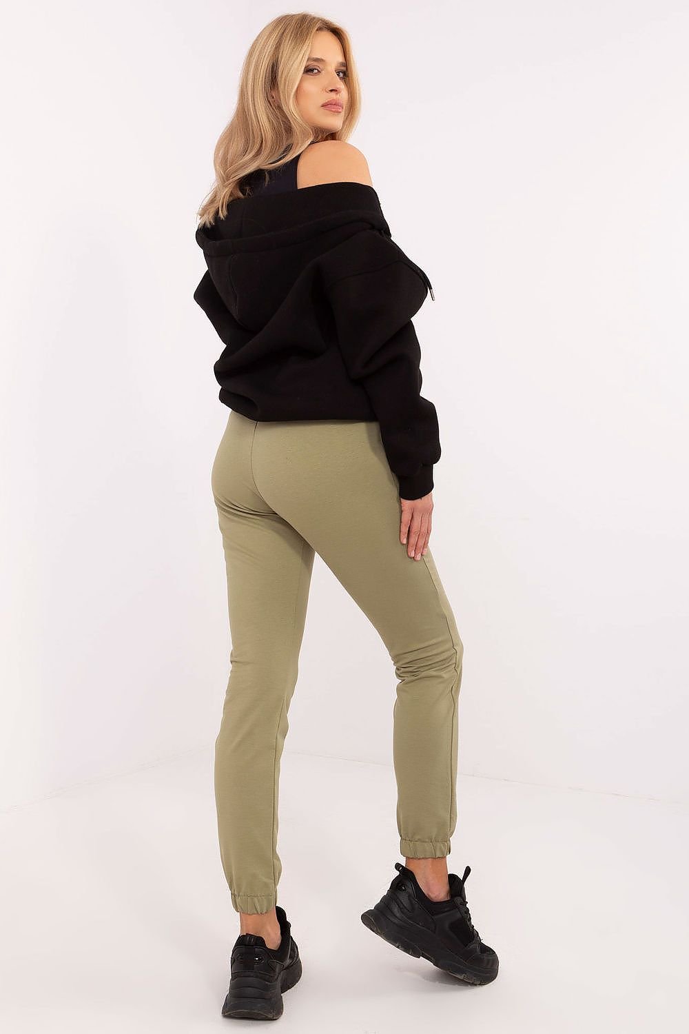 Pantaloni model 206053 Relevance