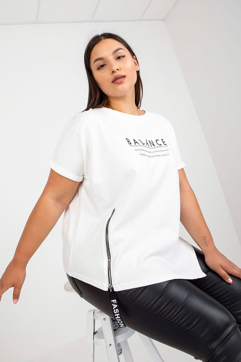 T-shirt model 166727 Relevance